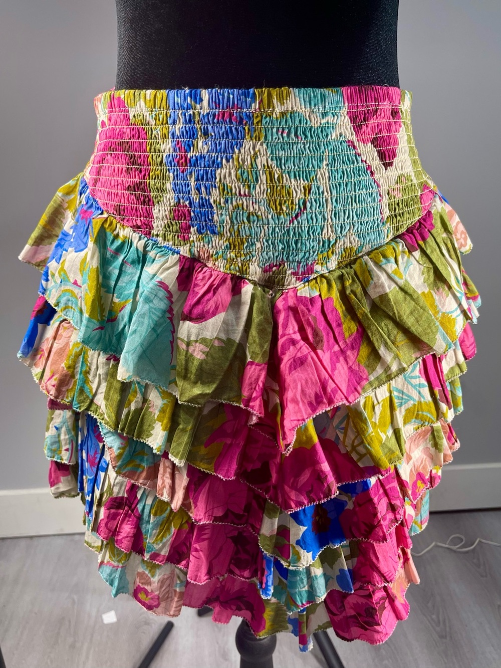 Love the Label Floral Tiered Mini Skirt - Pink Multicolor Sz. M 100% Cotton
